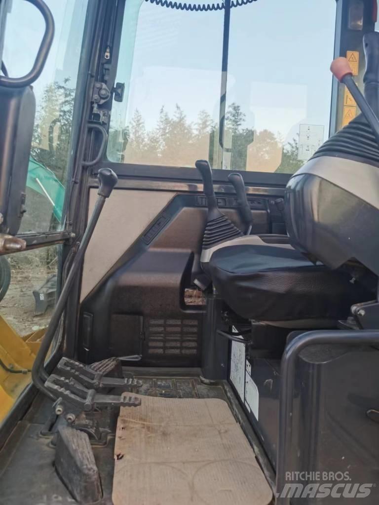 Komatsu PC 56 小型挖掘机