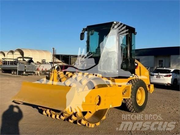 CAT CS44 单轮压路机