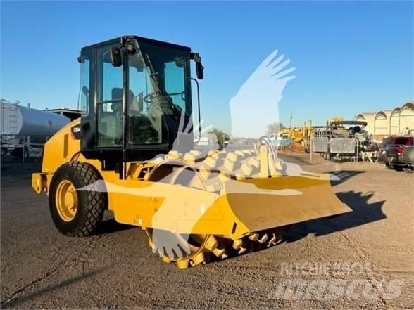 CAT CS44 单轮压路机