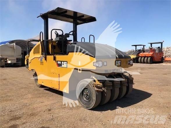 CAT CW16 胶轮压路机