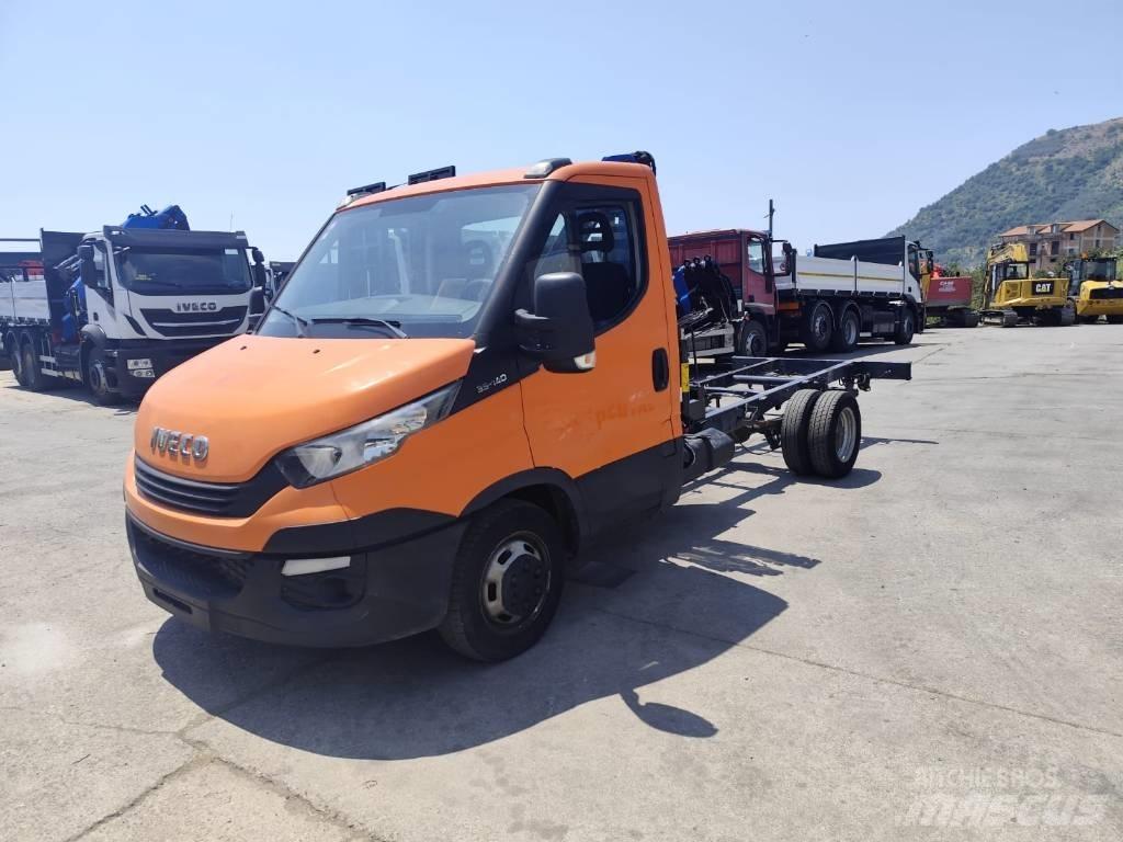 Iveco Daily 35-140 起重车
