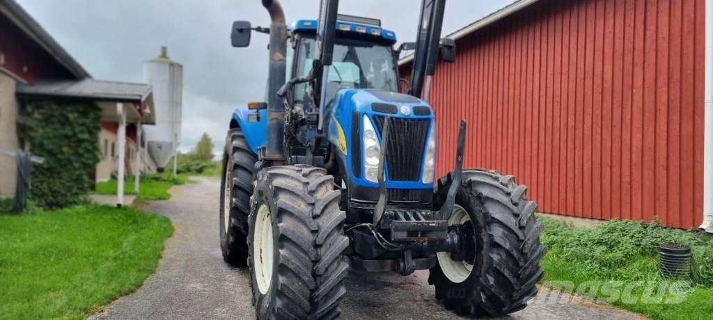 New Holland T 8040 拖拉机/农用车