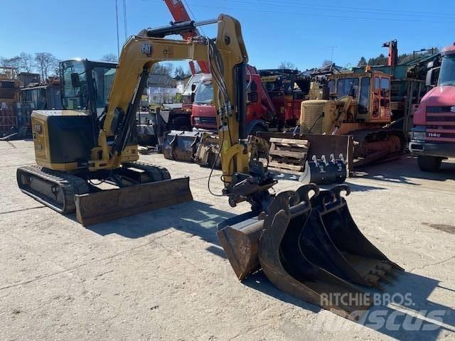 CAT 305 CR 小型挖掘机