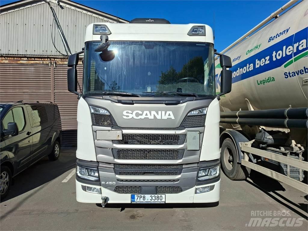 Scania R450 牵引车