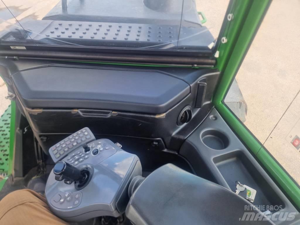John Deere 1110G 集运机