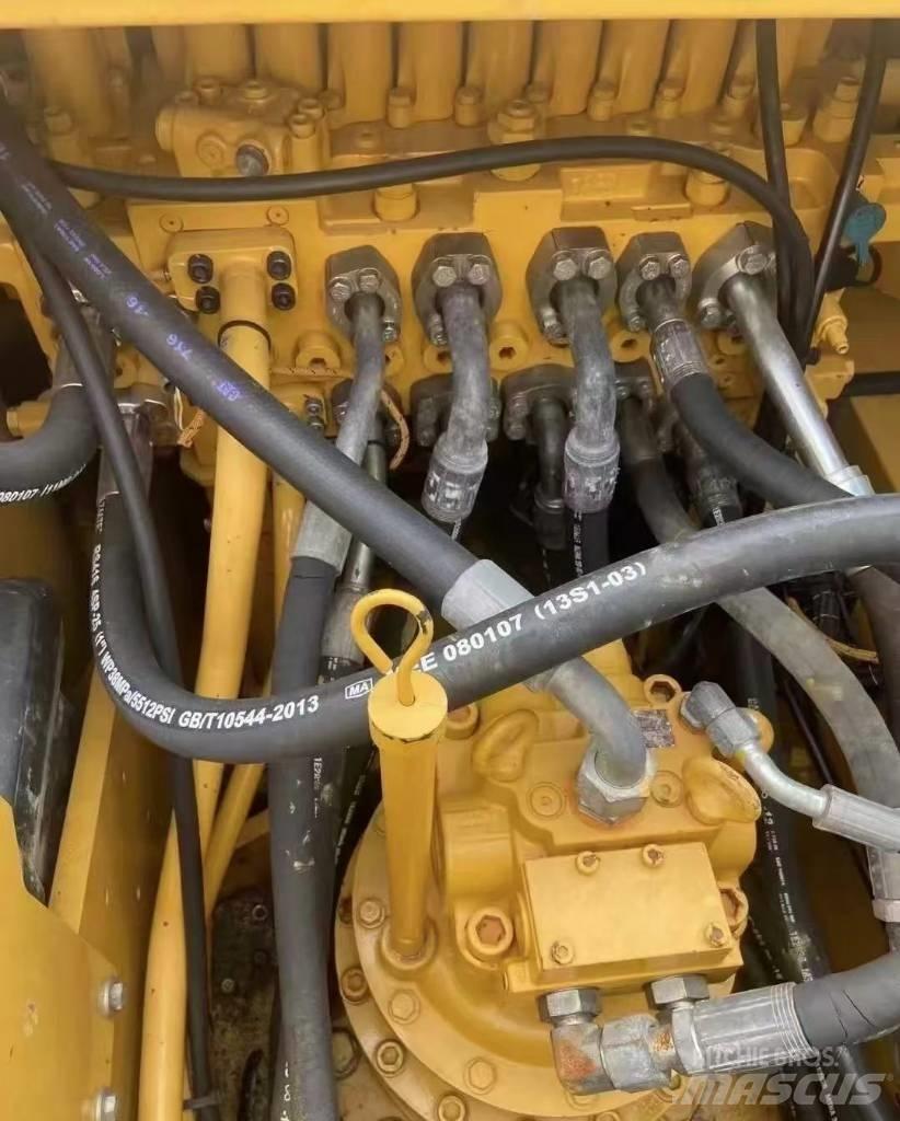CAT 320 D 履带挖掘机