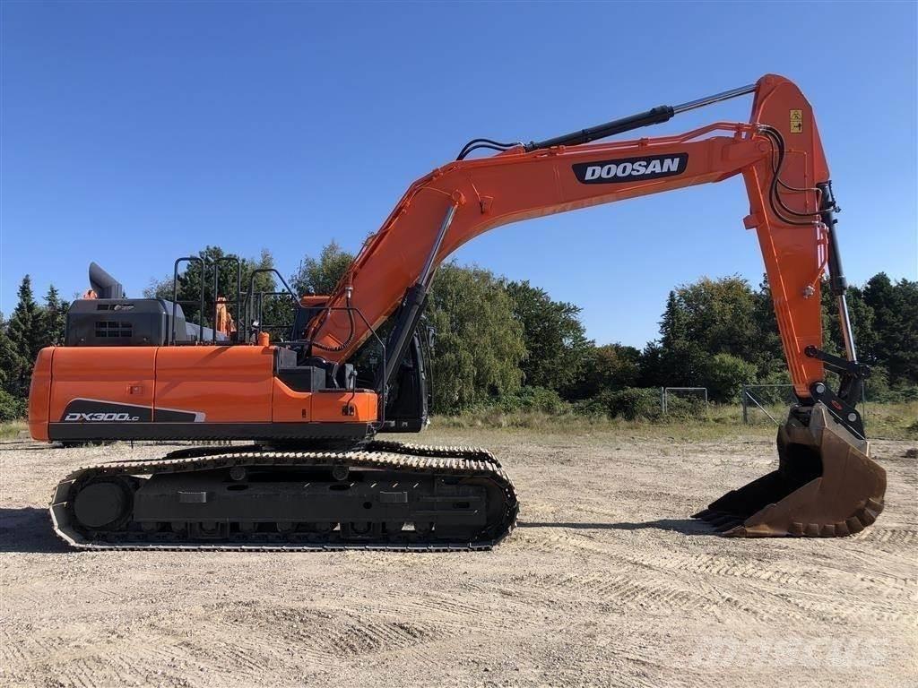 Doosan dx300 履带挖掘机