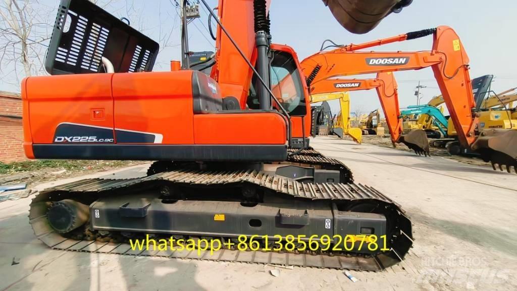 Doosan DX 225 履带挖掘机