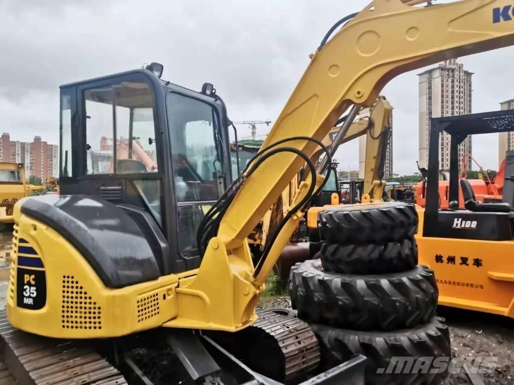 Komatsu PC 35 小型挖掘机