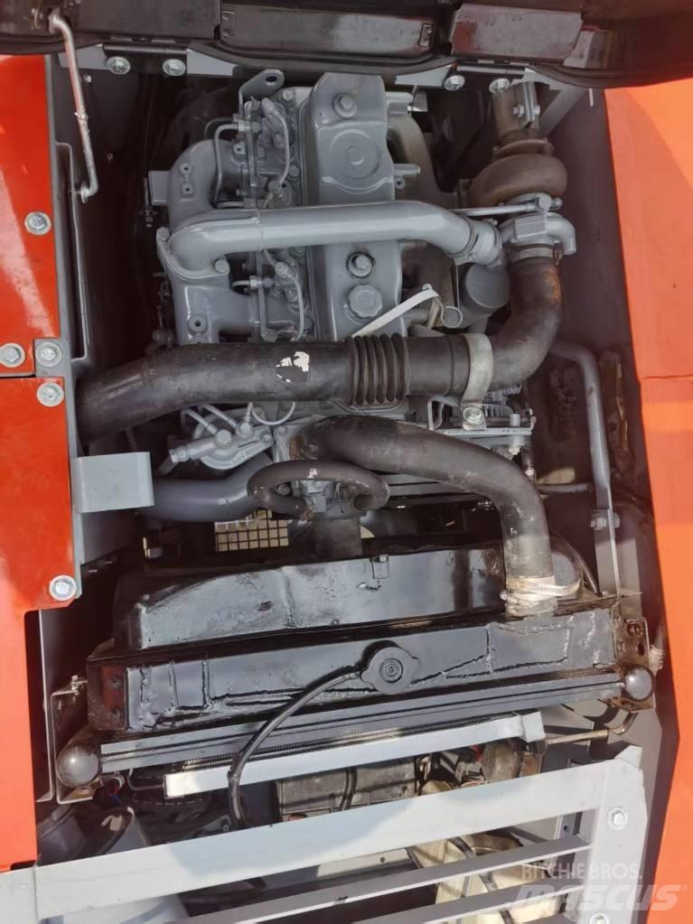 Hitachi EX 120 履带挖掘机