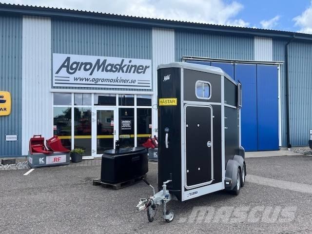 Ifor Williams HB403 牲畜运输半挂车
