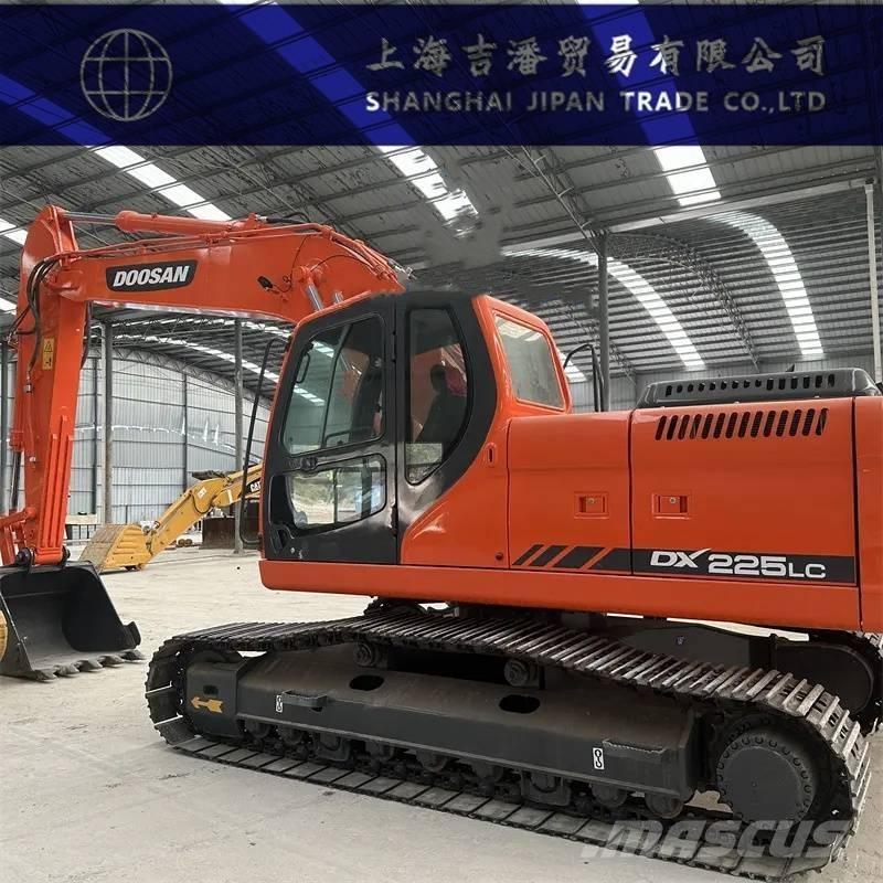 Doosan DX 225 LC SLR 履带挖掘机