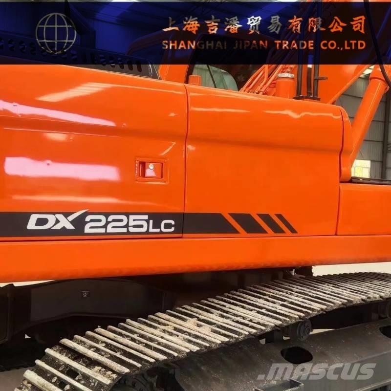 Doosan DX 225 LC SLR 履带挖掘机