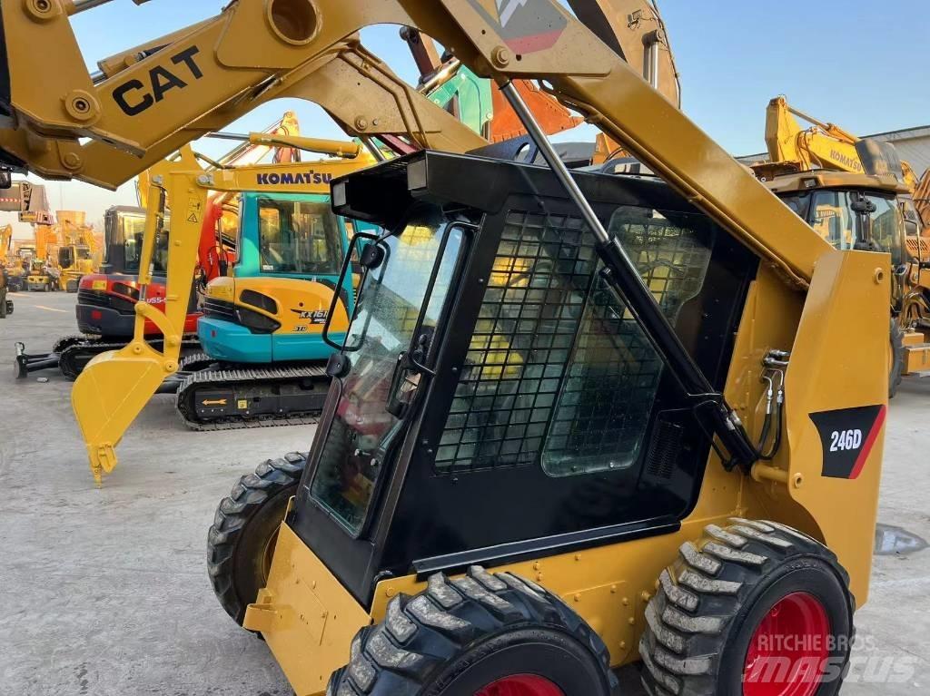 CAT 262 D SR 滑移装载机