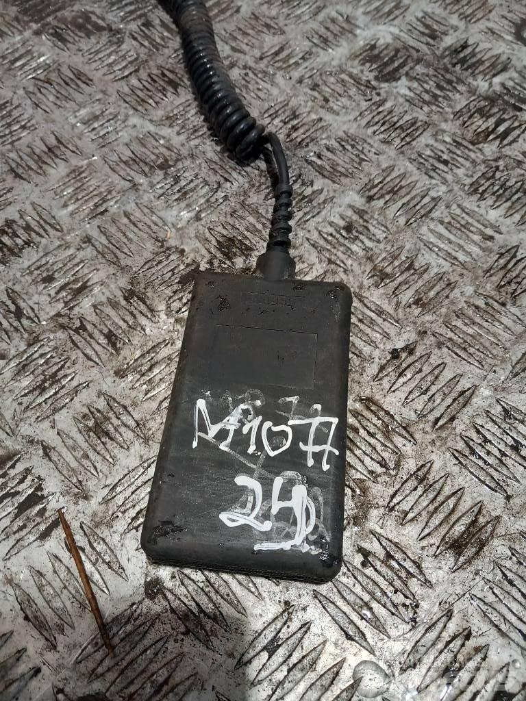 MAN TGA  4460561380 驾驶室与内部