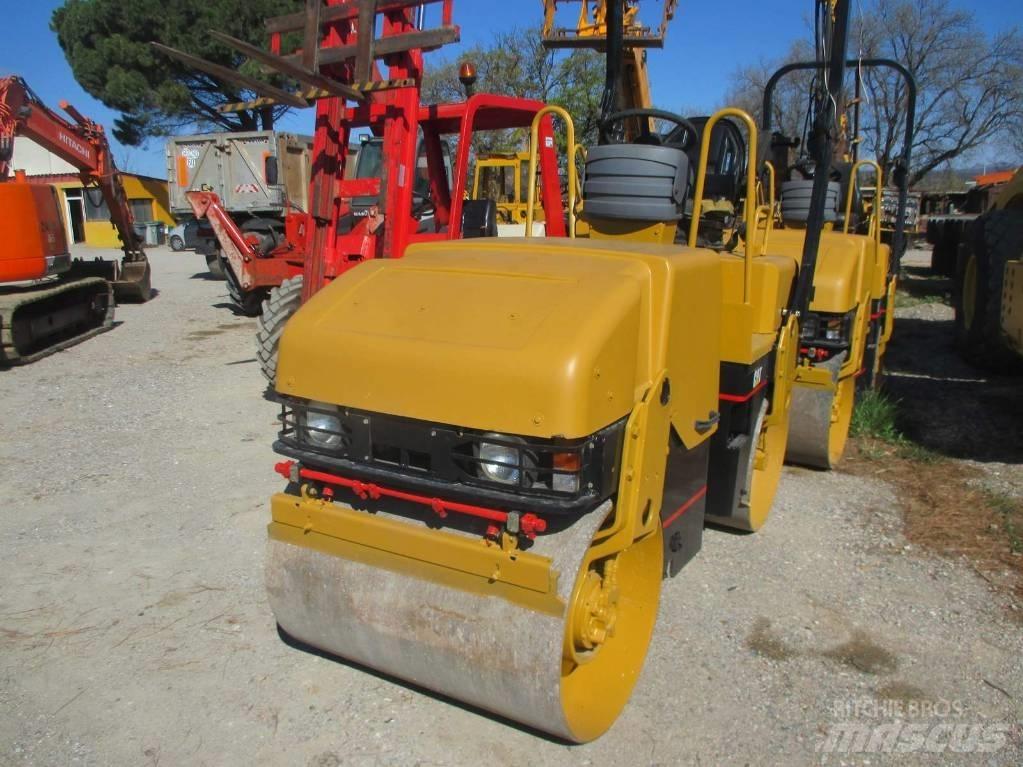 CAT CB 214 E 双轮压路机