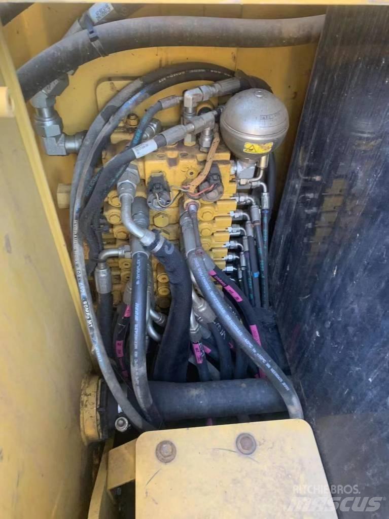 CAT 305.5e2 履带挖掘机
