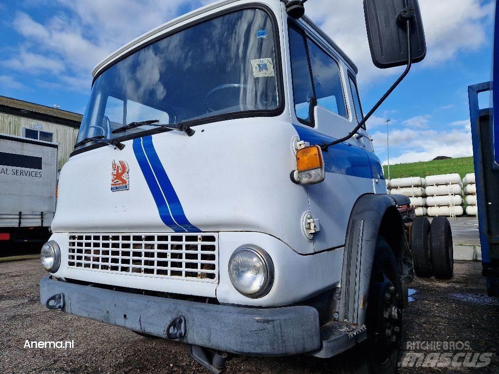 Bedford TK 1020 牵引车