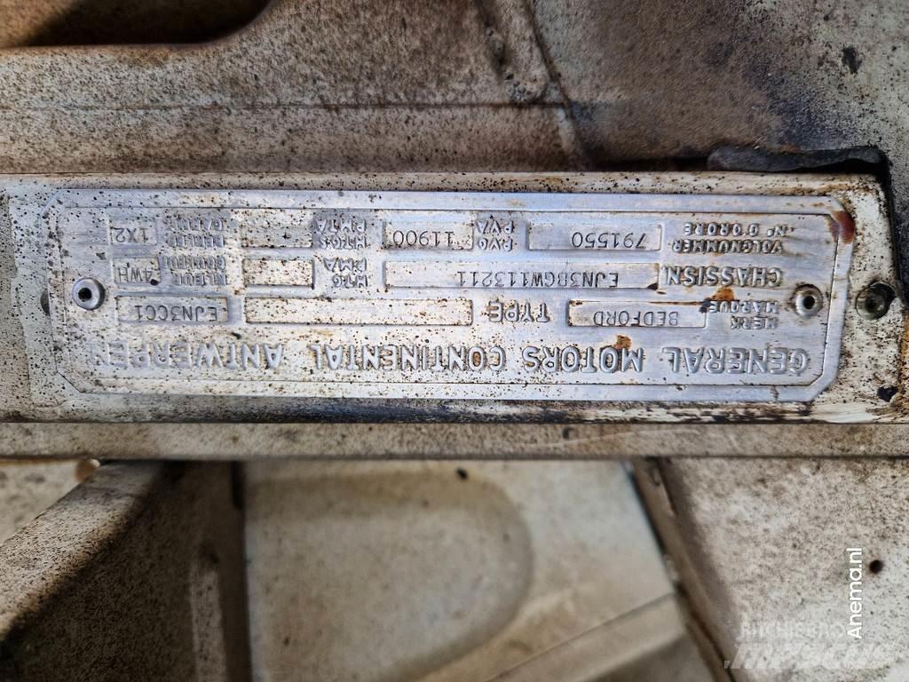 Bedford TK 1020 牵引车