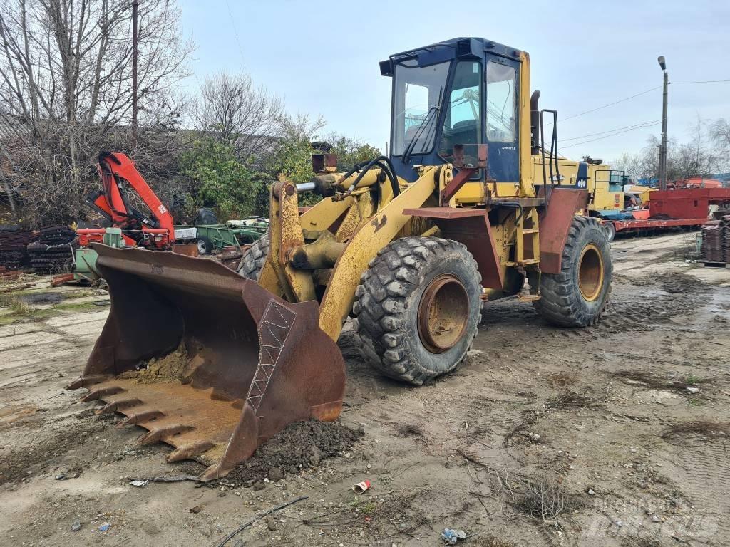 Komatsu WA 250 轮式装载机