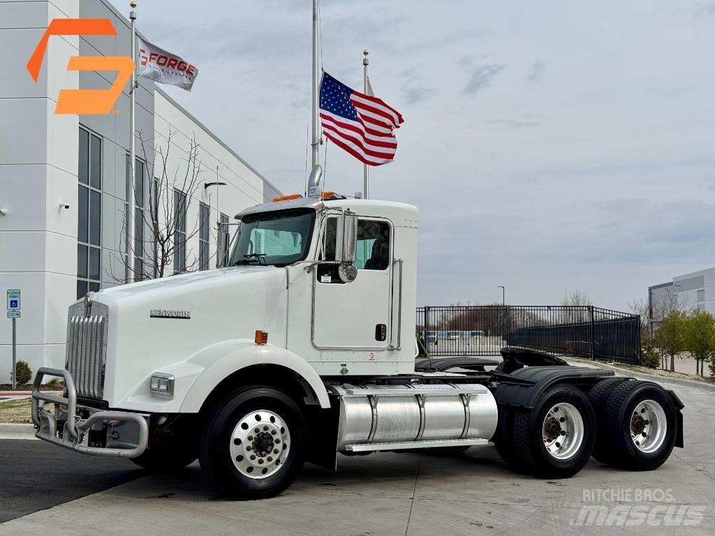 Kenworth T800 牵引车
