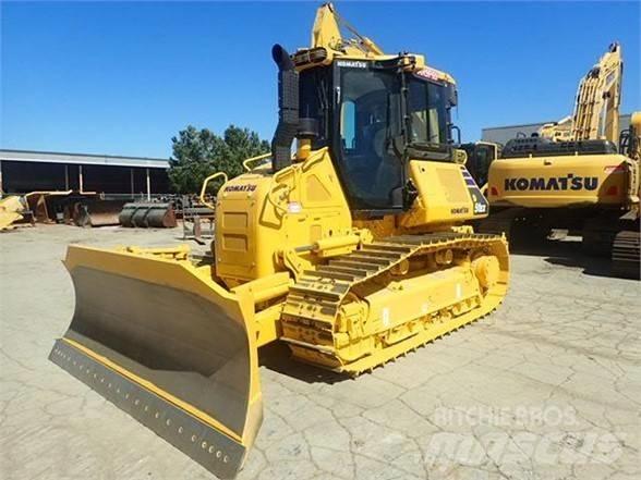 Komatsu D51EXi-24 履带式推土机