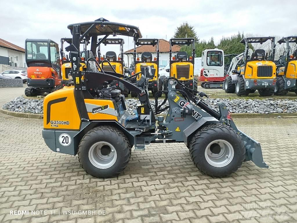 GiANT G2500 Xtra HD 滑移装载机