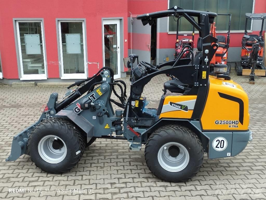 GiANT G2500 Xtra HD 滑移装载机