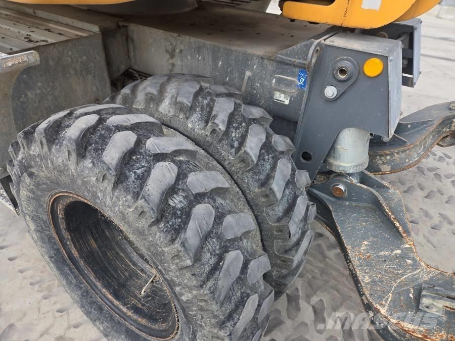 Liebherr 912 COMPACT 轮式挖掘机