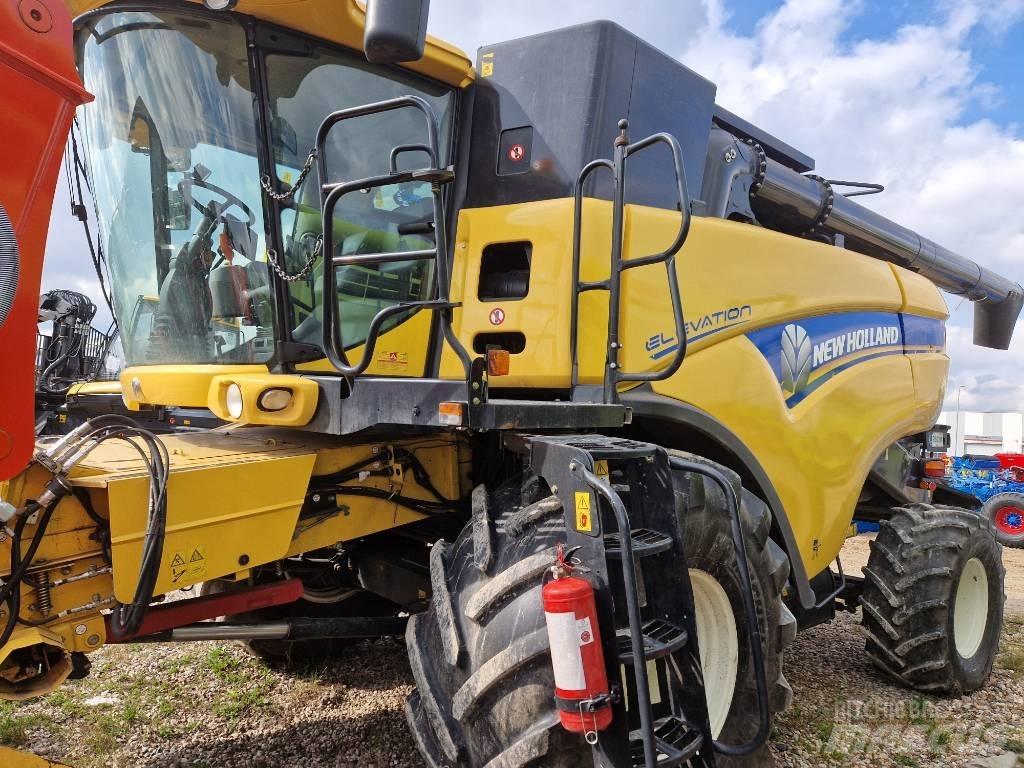 New Holland CX 8070 联合收割机