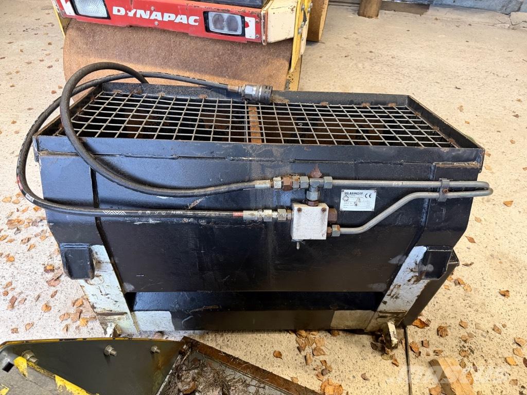 Vila Hiekoitin 压实曳引机附件