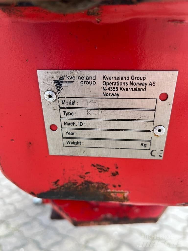 Kverneland PB100 双向犁