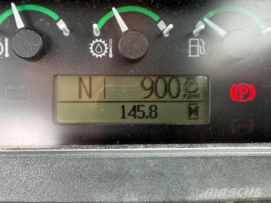 John Deere 710 J 反铲装载机