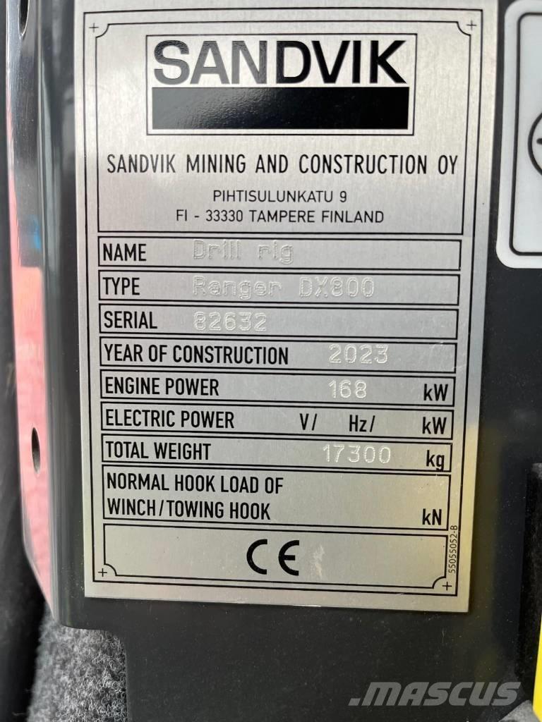 Sandvik DX800 钻孔机