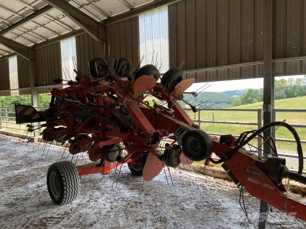 Kuhn GF 13012 T 犁耙和摊草机