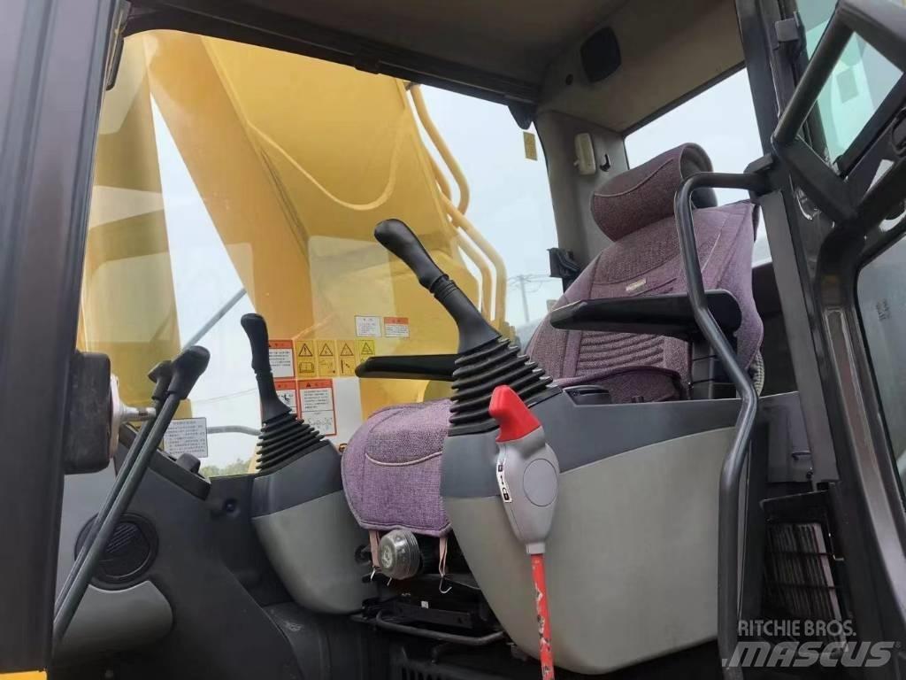 Komatsu PC450-8 履带挖掘机