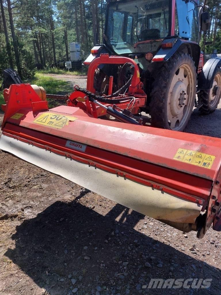 Maschio Giraffa 210 牧场割草机和切顶器