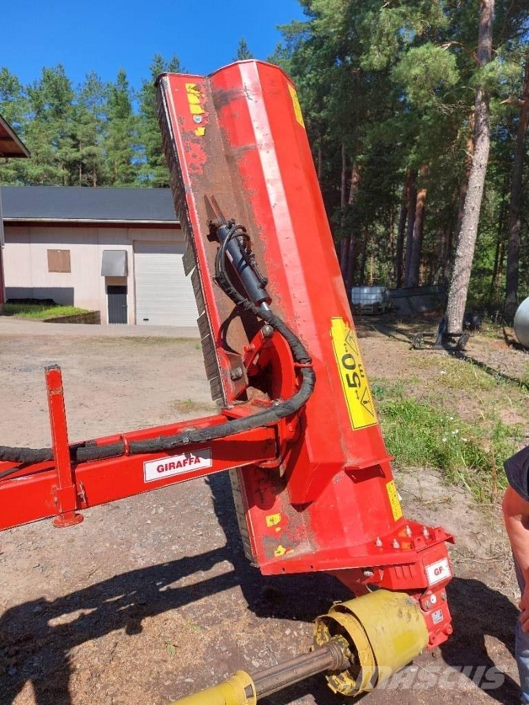 Maschio Giraffa 210 牧场割草机和切顶器