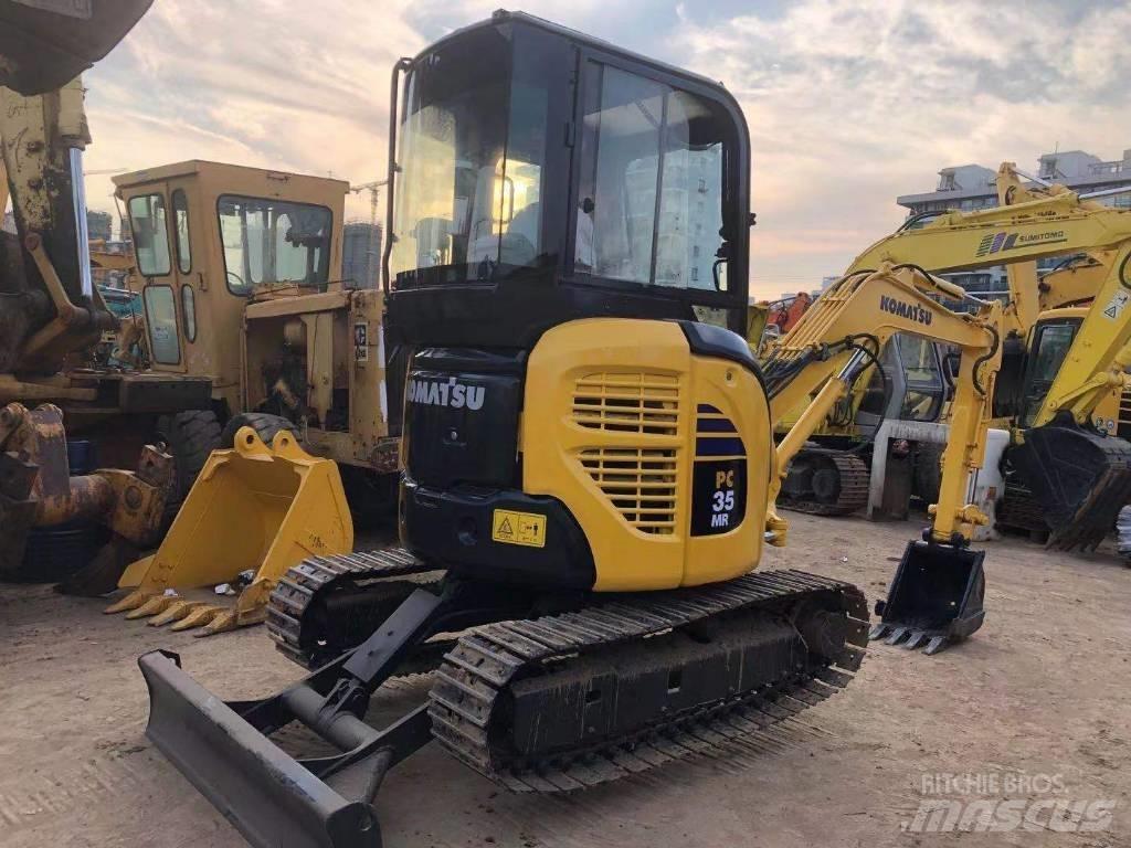 Komatsu PC35 小型挖掘机