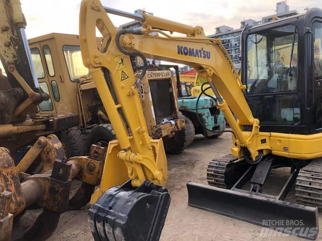 Komatsu PC35 小型挖掘机