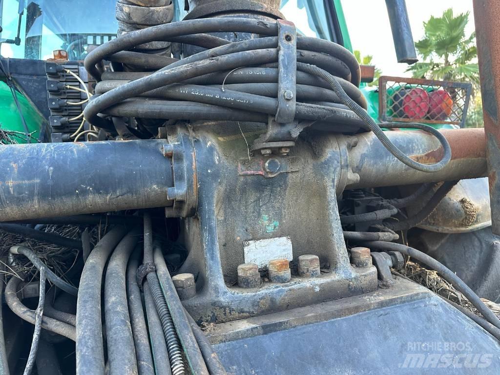 Valtra T130 林业拖拉机