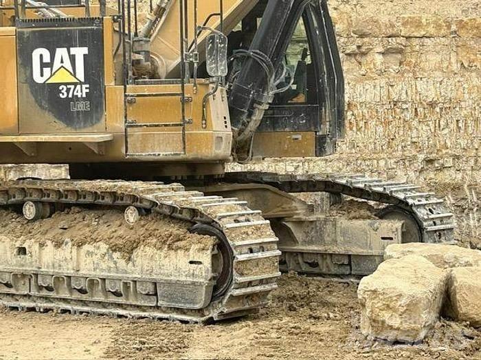 CAT 374 LME 特种挖掘机