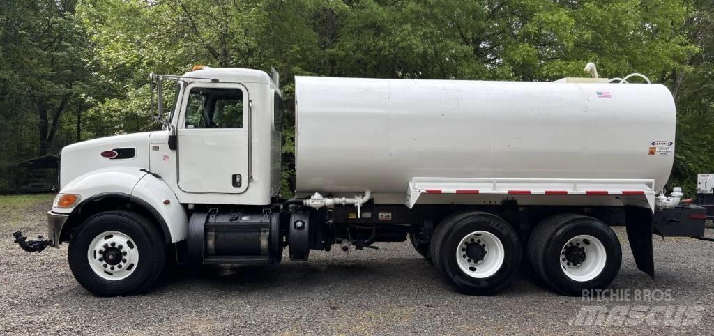 Peterbilt 348 水罐车