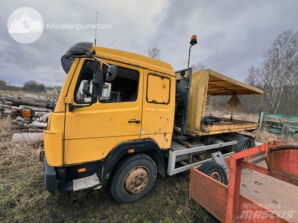Mercedes-Benz 1117 L 工程吊钩车