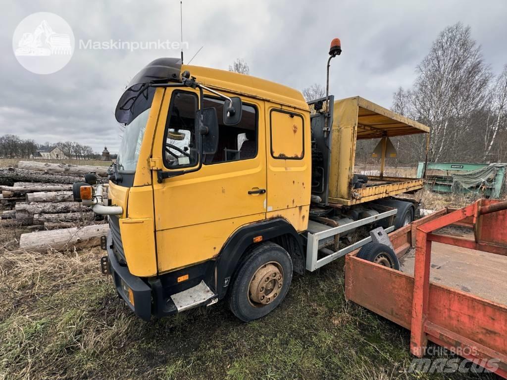 Mercedes-Benz 1117 L 工程吊钩车