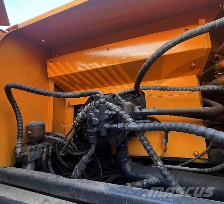 Hyundai R330LC-9T 履带挖掘机