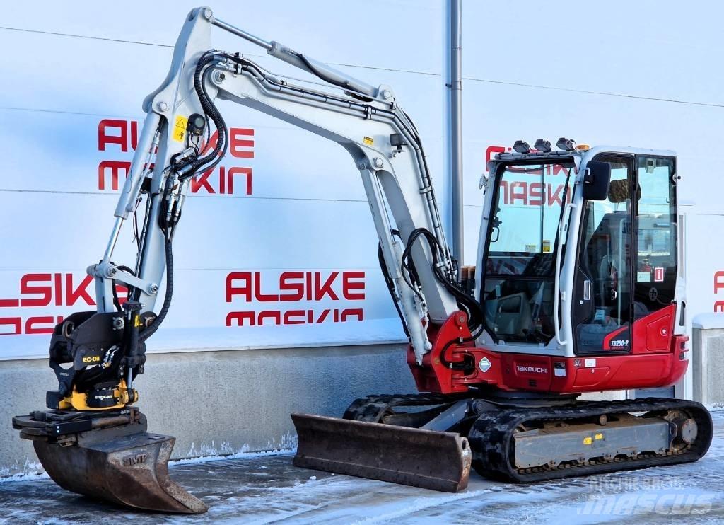 Takeuchi TB 250 小型挖掘机