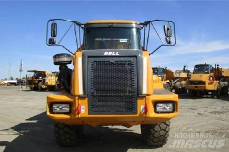 Bell B30D 铰接式自卸车