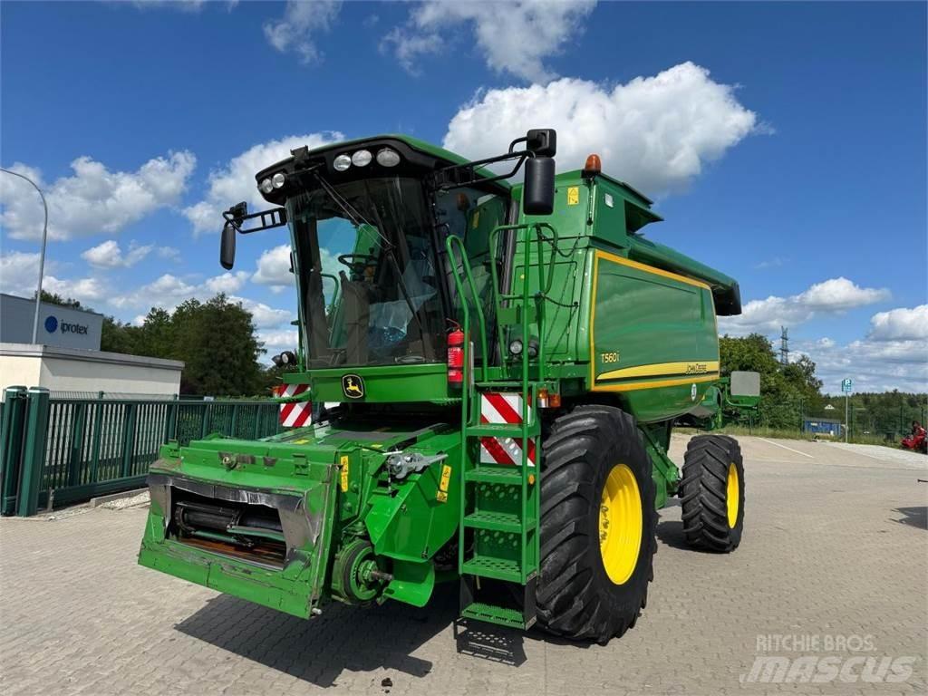 John Deere T560 HM 联合收割机