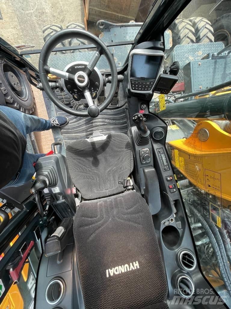 Hyundai HW140 轮式挖掘机